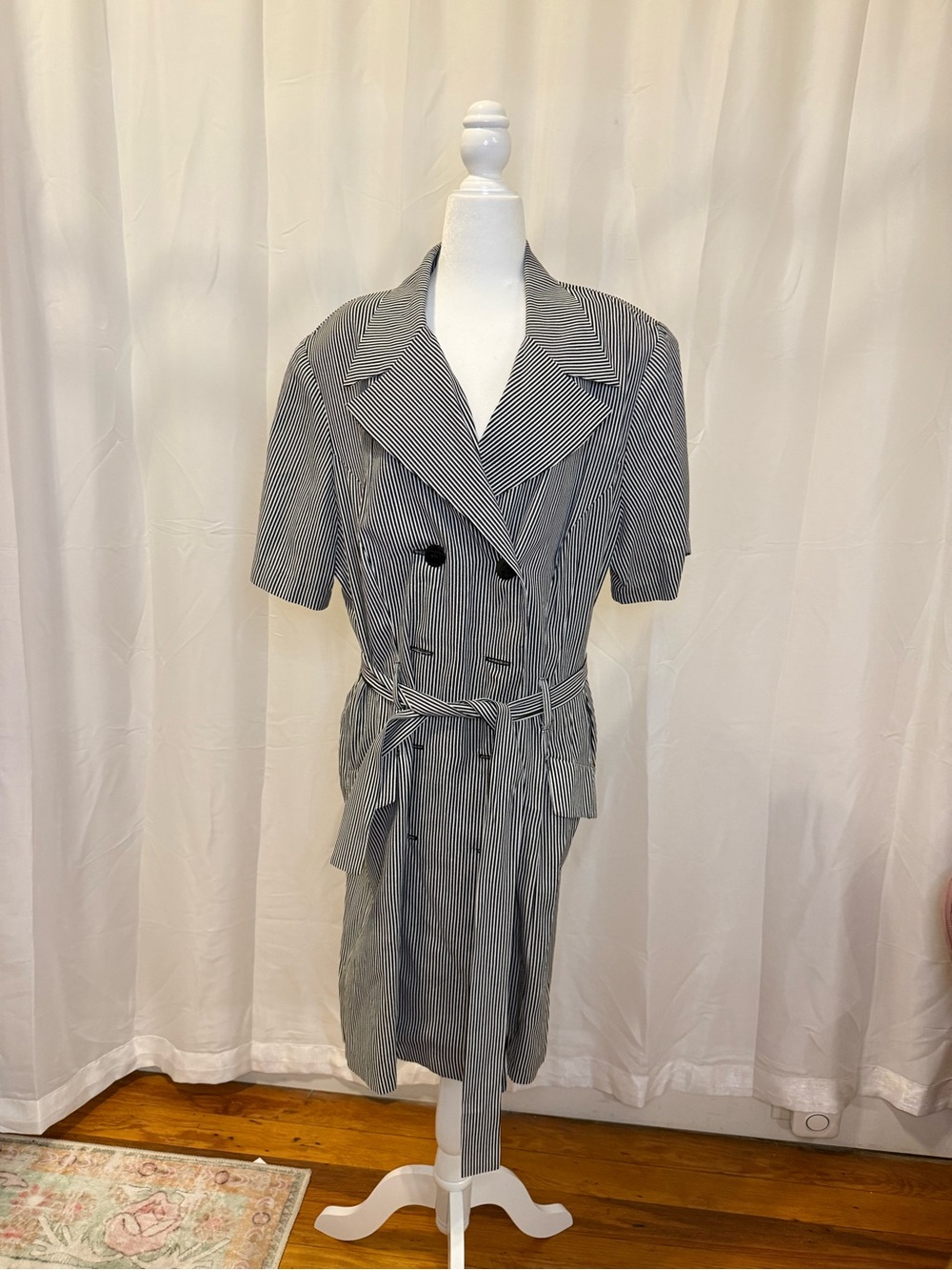 Striped Short-Sleeve Trench Coat - Black & White